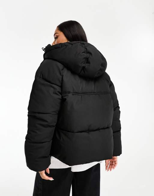 Pull&Bear padded puffer jacket with hood in black | ASOS