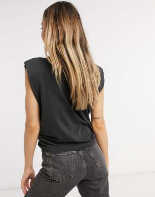 pull and bear t shirt epaulette