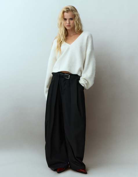 Pull&Bear pantalon barrel taille haute avec plis et ceinture noir - view 1