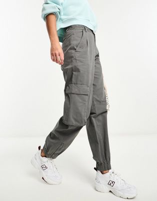 Pull&Bear cuffed cargo trouser in grey - ASOS Price Checker