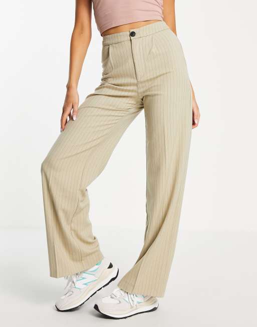 Pull&Bear - Pantalon large ajusté à fines rayures avec couture sur le devant - Beige