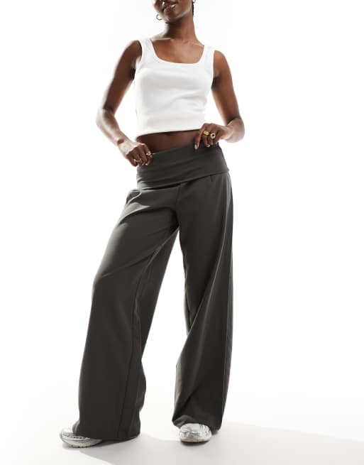 Pull&Bear - Pantalon large ajusté avec taille à revers - Taupe
