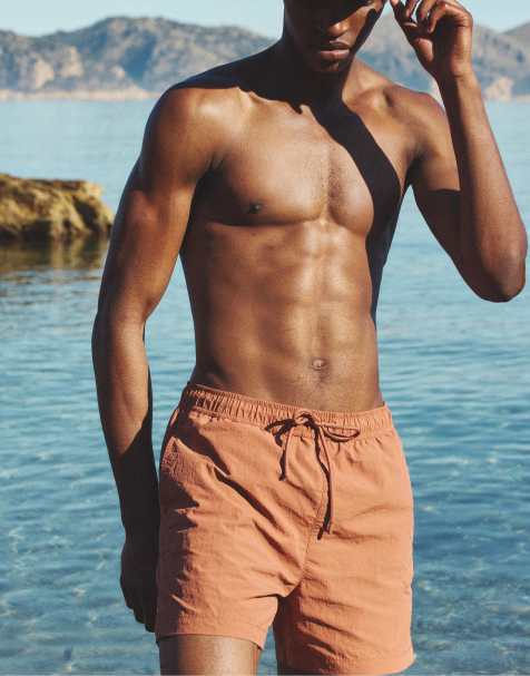 Pull&Bear - Pantaloncini da surf color ruggine con elastico in vita - view 1