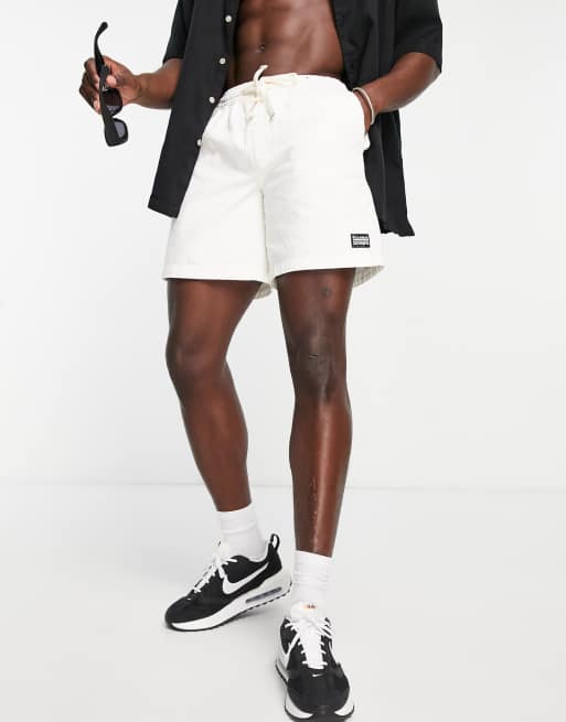 Pull&Bear - Pantaloncini di jeans bianchi con vita elasticizzata