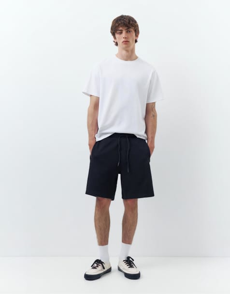 Pull&Bear - Pantaloncini joggers stile bermuda neri piqué - view 1
