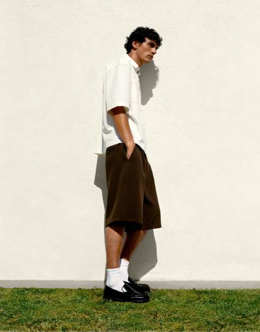 Pull&Bear - Pantaloncini stile bermuda eleganti color cioccolato con pieghe, 3 di 4