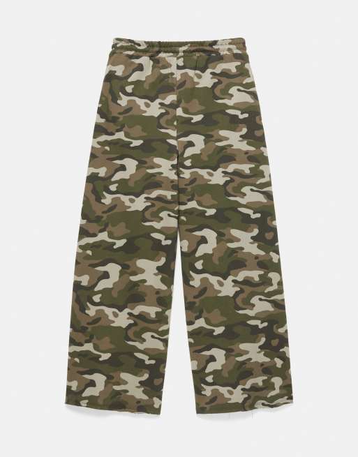 Pull&Bear pantaloni a gamba ampia con stampa color kaki, 7 di 7