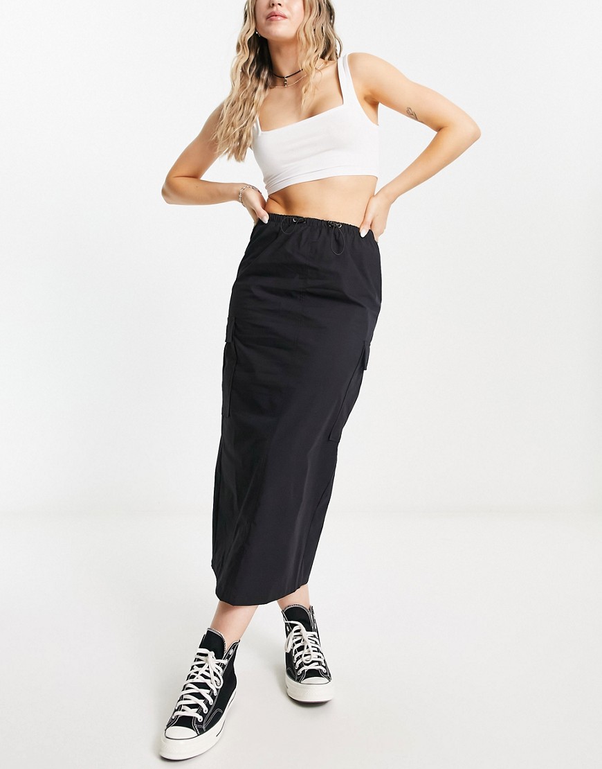 Pull & Bear parachute cargo midaxi skirt in black with toggle detail