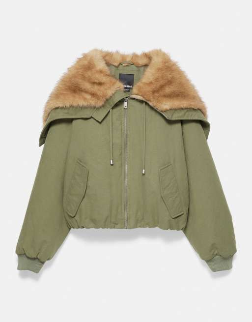 Pull&Bear parka avec col en faux-fur kaki, 6 de 7