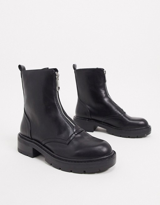 Pull&Bear patent boot with zip in black
