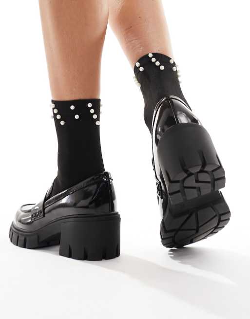 Pull&Bear patent heeled loafer shoe in black, 3 of 4