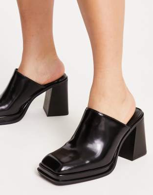 Pull&Bear Pull&Bear patent platform mule in black