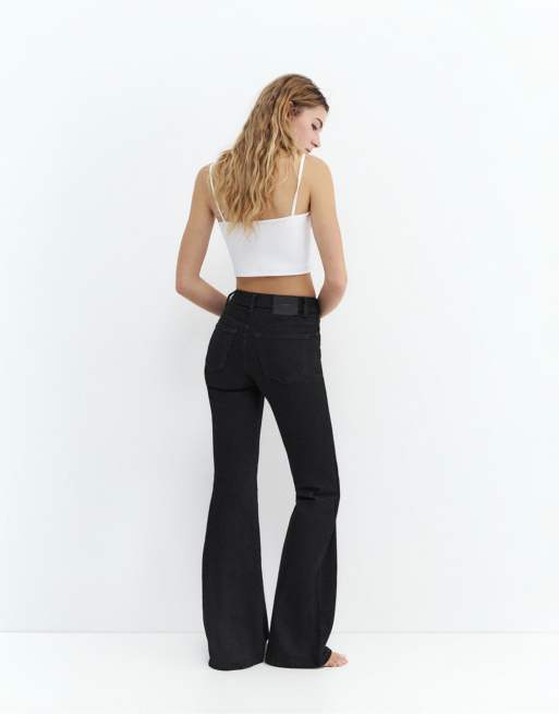 Pull&Bear Petite – Eng geschnittene Schlagjeans in Schwarz meliert, 4 von 4