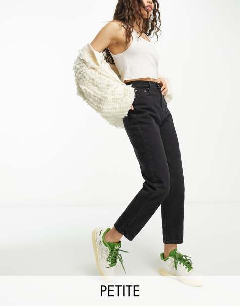 Pull&Bear Petite high waisted mom jeans in black - view 1