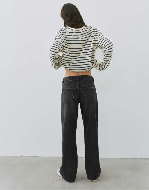 Pull&Bear Petite jeans met lage taille en rechte pijpen in zwart, 2 van 5