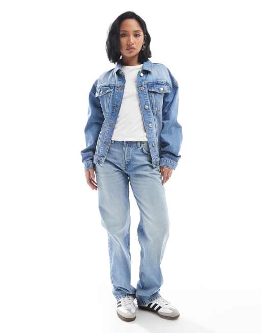 Pull&Bear Petite - Jeans met rechte pijpen en halfhoge taille in middenblauw