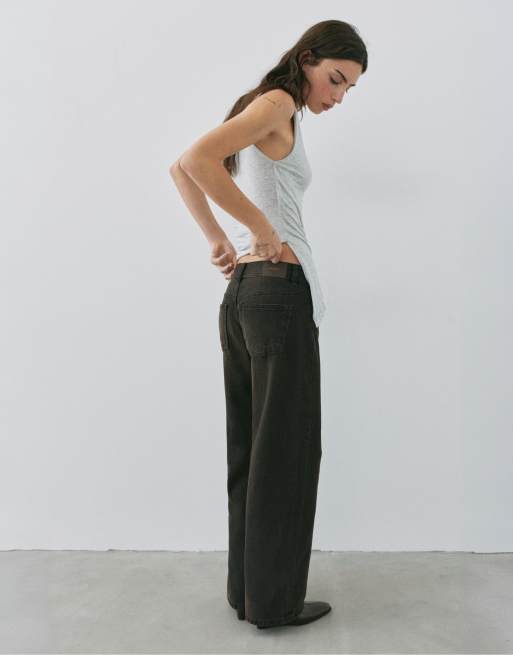 Pull&Bear Petite jeans met rechte pijpen en lage taille in donkerbruin, 2 van 7