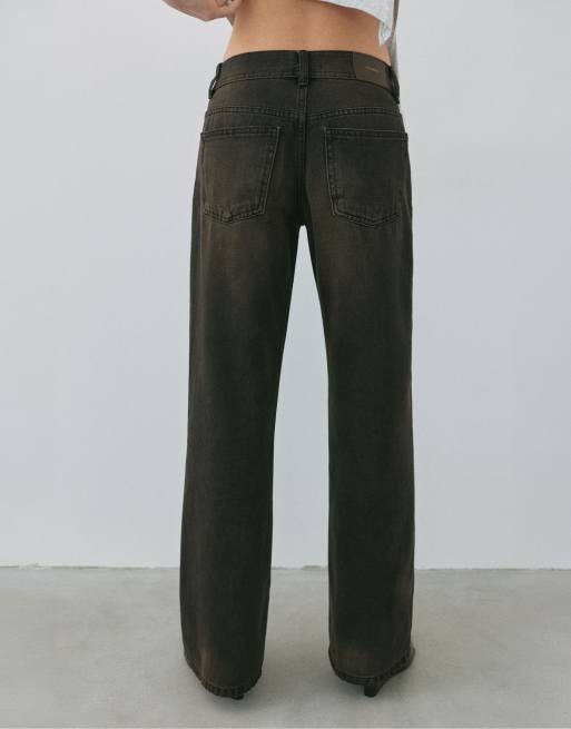 Pull&Bear Petite jeans met rechte pijpen en lage taille in donkerbruin, 4 van 7