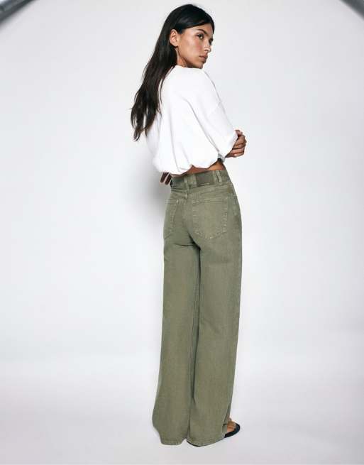 Pull&Bear Petite Jeans mit geradem, weitem Bein in Khaki, 2 von 7