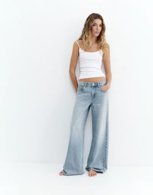 Pull & Bear Petite - Loose-Fit-Jeans in Himmelblau mit Oversize-Passform