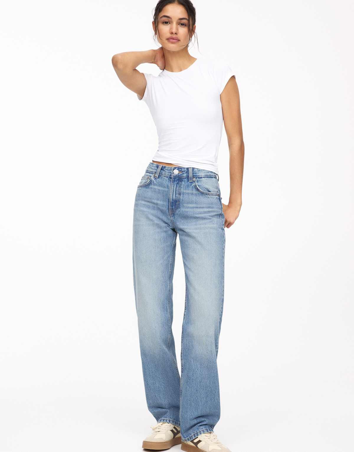 Pull&Bear Petite mid-waist straight-leg jeans in medium blue