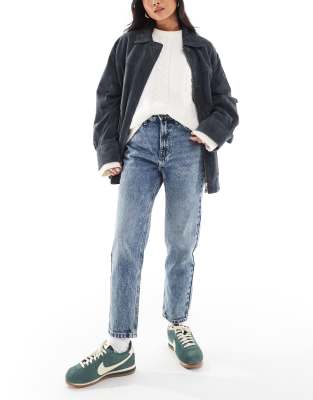 Pull & Bear Petite Mom Jeans In Dark Blue