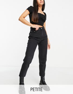 Pull & Bear Petite - Mom-Jeans in Schwarz mit hohem Bund