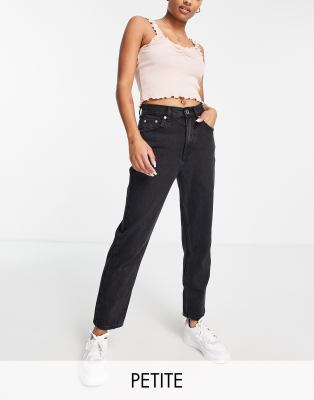 Pull & Bear Petite - Mom-Jeans in Schwarz mit hohem Bund-Black