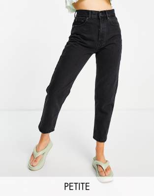 Pull & Bear Petite - Mom-Jeans in Schwarz