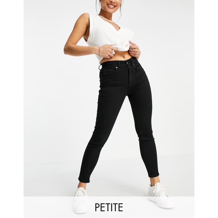 Elle pull store on skinny jeans