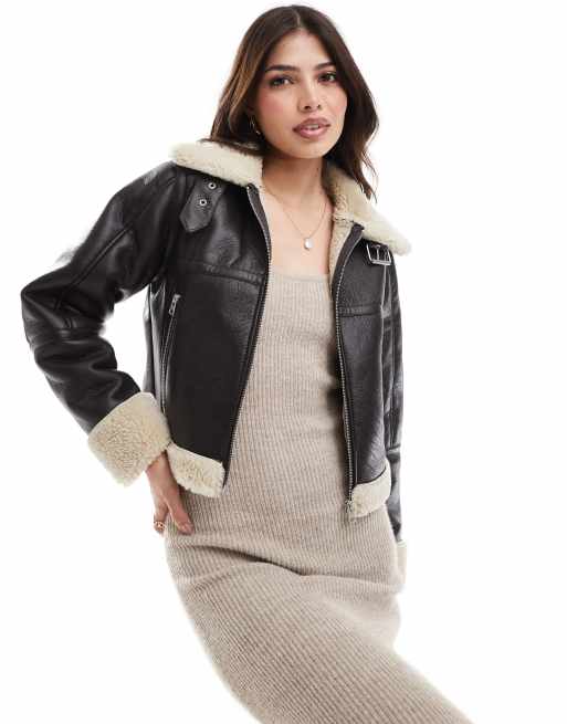 Pull&Bear - Pilotenjack met afwerking van imitatieschapenvacht in chocoladebruin