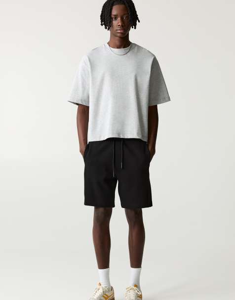 Pull&Bear pique jogger bermuda shorts in black - view 1