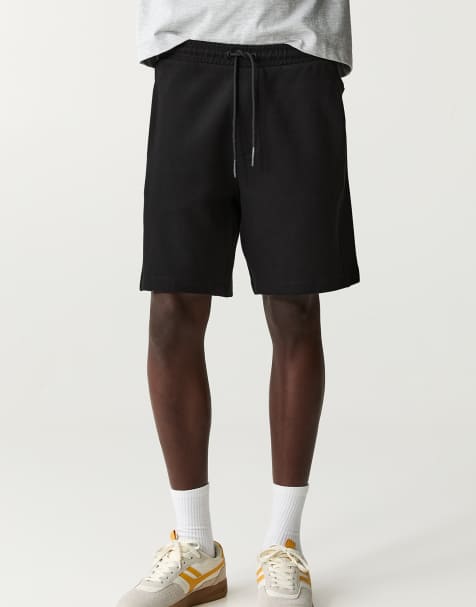 Pull&Bear Piqué jogger bermuda shorts in black - view 1