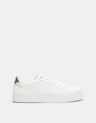 Pull & Bear - Plateau-Sneaker in Weiß