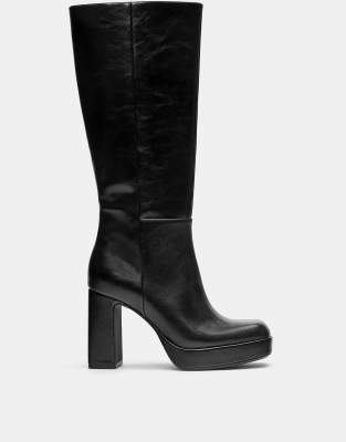 Pull & Bear - Plateaustiefel in Schwarz mit hohem Absatz