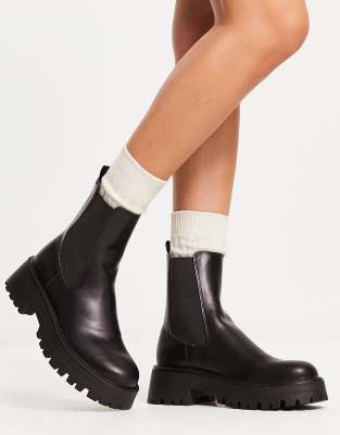 Pull & Bear Tall Ankle Chunky Chelsea Boot In Black