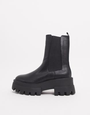 pull&bear platform chelsea boot with cleated sole in black