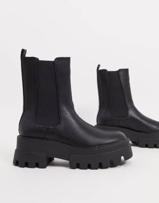 cleated platform pull on chelsea boots