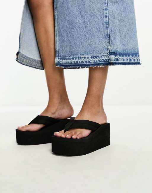 Pull&Bear platform flip flop in black | ASOS