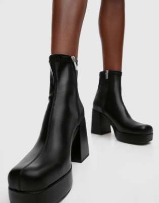 pull and bear black platform boots
