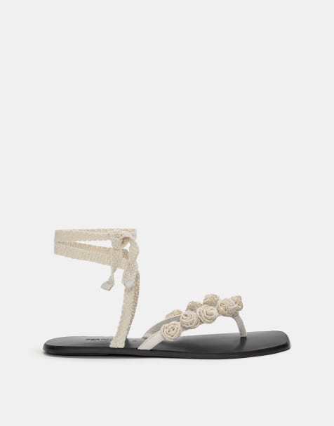 Pull&Bear - Platte slipper-sandalen met gehaakte bloemprint in ecru - view 1