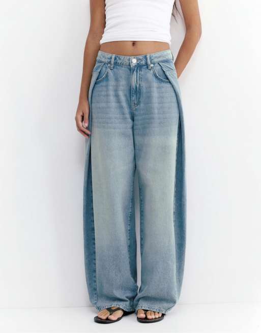 Pull&Bear Pleated balloon fit baggy jeans in pale blue, 2 of 4