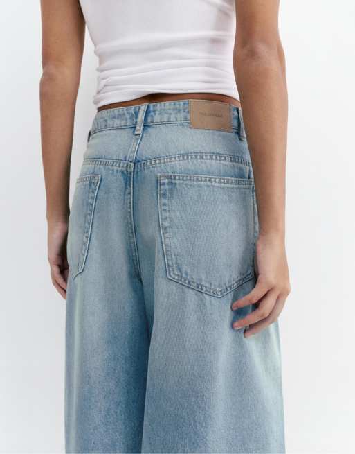Pull&Bear Pleated balloon fit baggy jeans in pale blue, 3 of 4