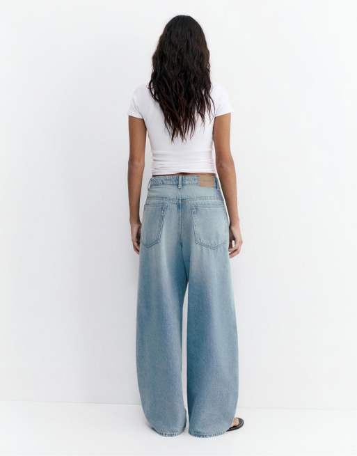 Pull&Bear Pleated balloon fit baggy jeans in pale blue, 4 of 4