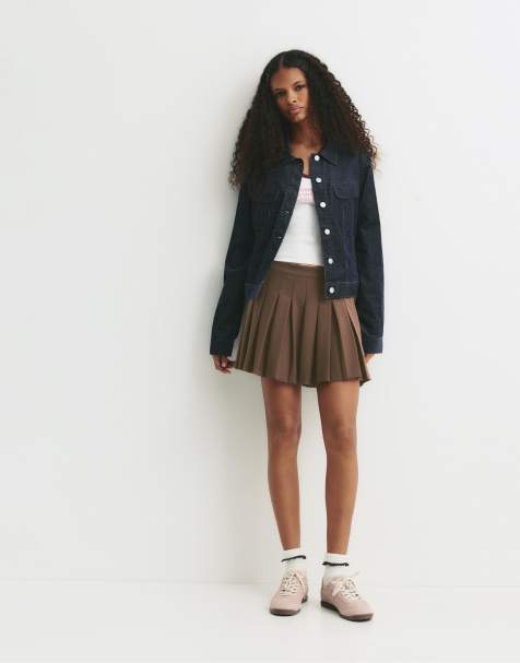 Pull&Bear Pleated mini skirt in brown - view 1