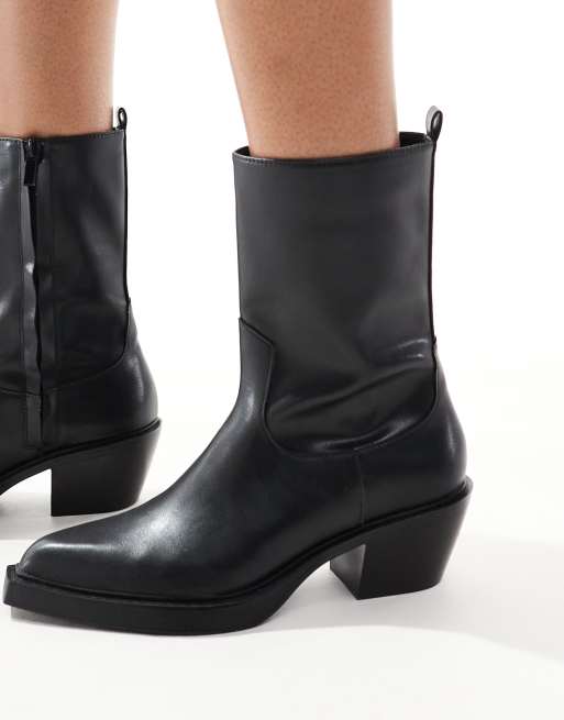 Pull&Bear pointed toe ankle boot in black | ASOS display picture 2