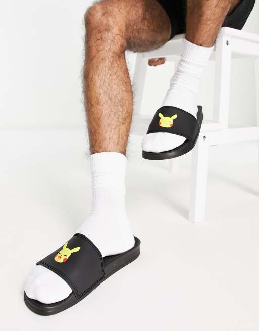 Pull&Bear - Pokémon slipper in zwart