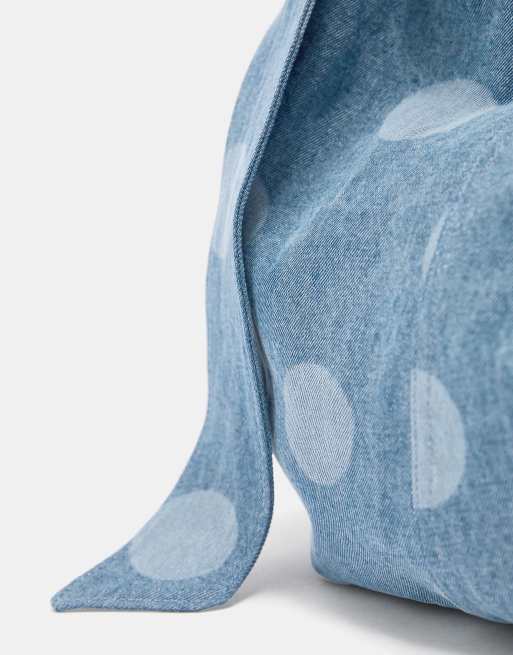 Pull&Bear Polka dot denim tote bag in blue, 2 of 4