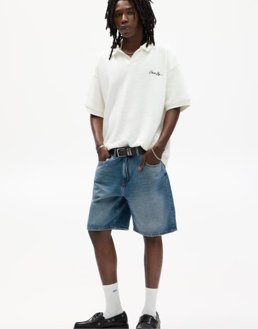 Pull&Bear - Polo in maglia color bianco sporco con scritta ricamata