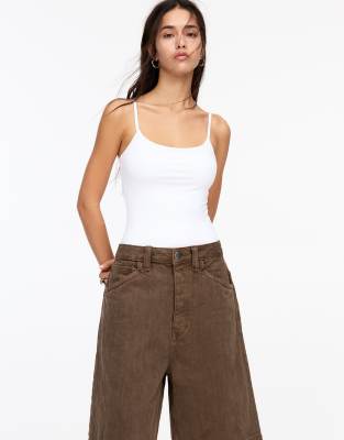 Pull & Bear - Polyamid-Body in Weiß mit schmalen Trägern